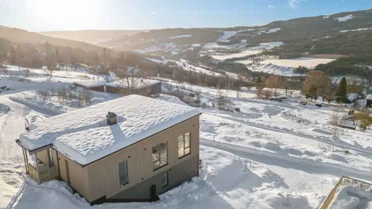 Nyoppfort funkishus Oyer Hafjell 4 soverom 2 stuer