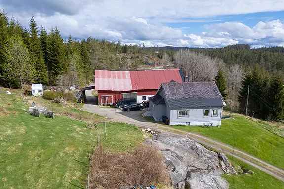Småbruksidyll Finsland - 4380 kvm - stort uthus
