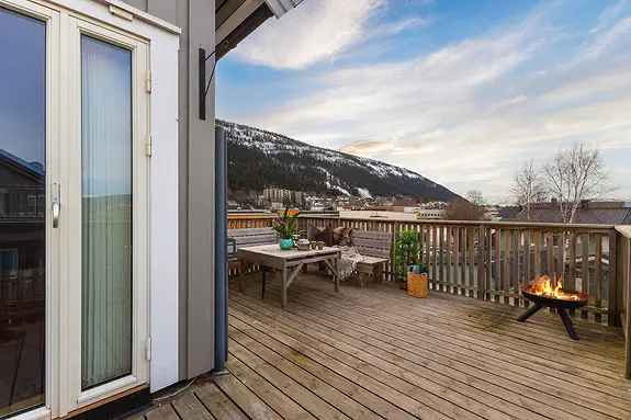 3-roms Andelsleilighet med Utsikt og Garasjeplass