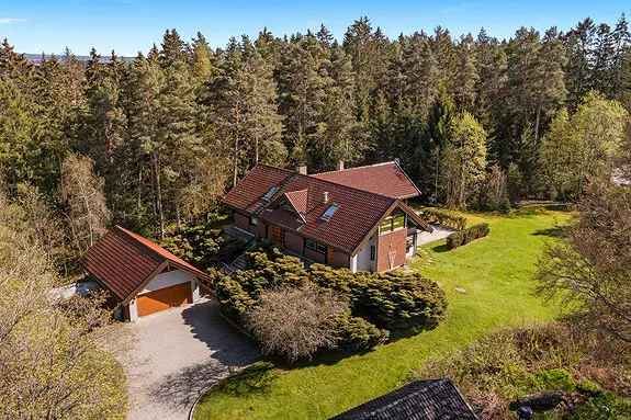 Stor Arkitekttegnet Eiendom Korsegard 2321 kvm Tomt Dobbel Garasje