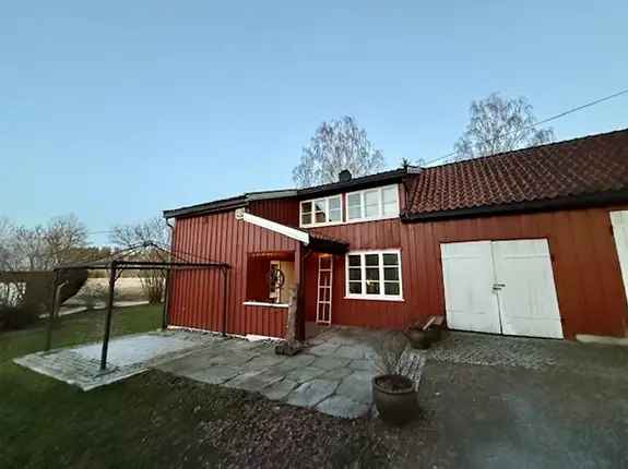 Enebolig i landlige omgivelser nær NMBU