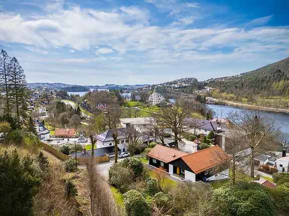 Familievennlig Villa p	 ett plan n
 60-tallet