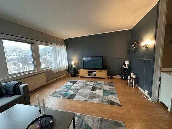 Storvannsveien 90 - Bybo - Leilighet over to plan