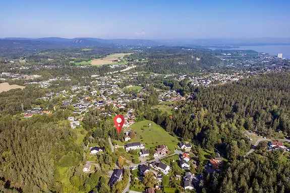 Enebolig med låve og 13,5 mål tomt i Bødalen