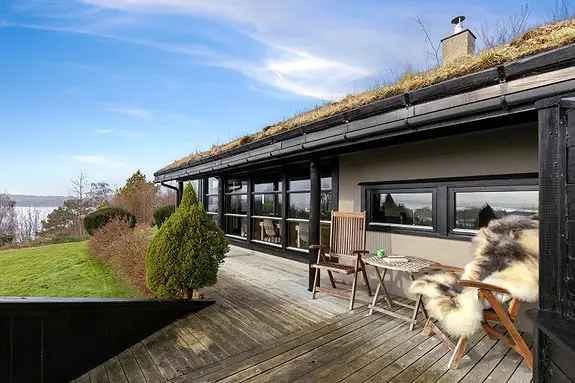 Lettstelt Enebolig med Panoramautsikt