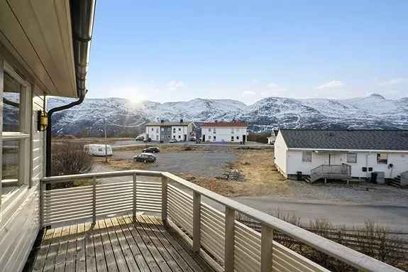 Lys rekkebolig nar Sandnes skole - barnevennlig