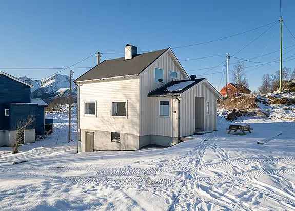 Oppgradert Enebolig i Bø - Flott Utsikt og Solgang