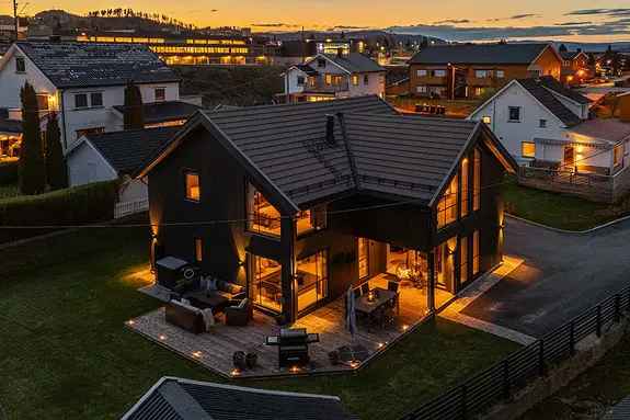 Enebolig Rambekk - 5 Soverom, Dobbelgarasje, Høy Standard