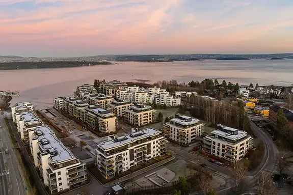 Fornebu Rolfsbukta Sjønær 2-roms Leilighet Balkong Garasje Heis
