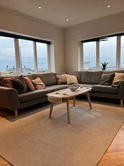 LAKSEVAG Leilighet 2 soverom terrasse byfjorden utsikt