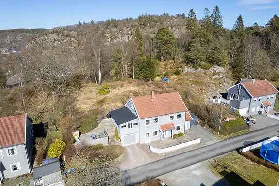 Enebolig Lyngdal Skomrak - 4 Soverom Garasje