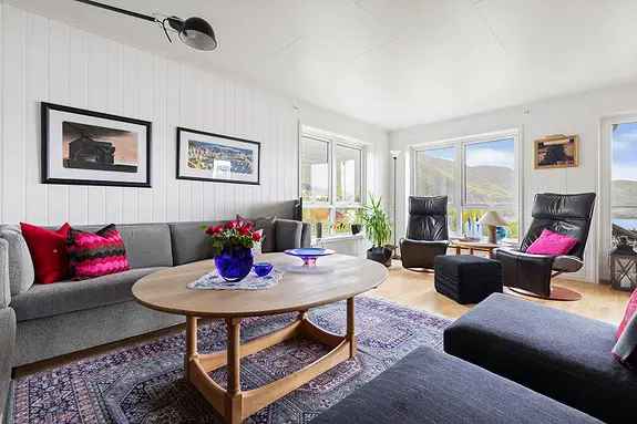 Haddal - Stor 3-roms leilighet med carport og veranda