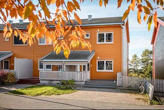 Mortensrud rekkehus 4-roms 2 bad Balkong Garasje