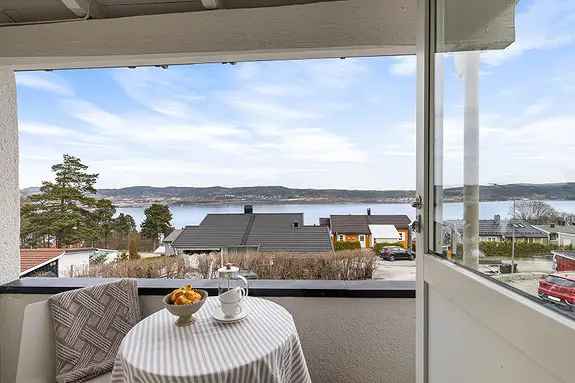 Pent rekkehus med flott utsikt - 3 soverom - Nær marka