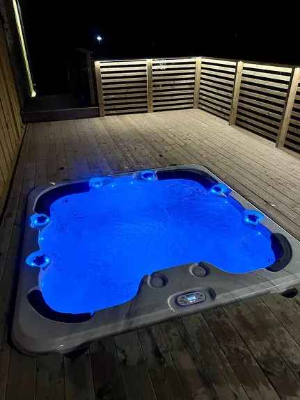 4-roms Kollektiv Campus Jacuzzi Playstation 5