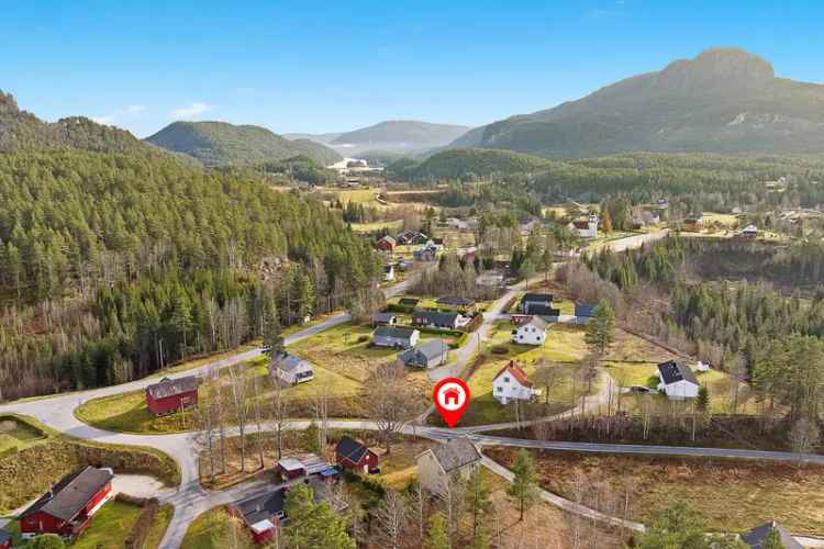 Landlig Enebolig Bø Tørdal Oppgraderingsbehov Stor Tomt Uthus