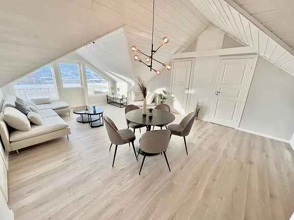 Penthouseleilighet nær HINN - Studentvennlig