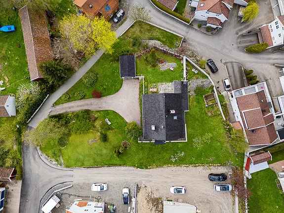 Enebolig Kristiansand - 6 soverom, hagestue og garasje