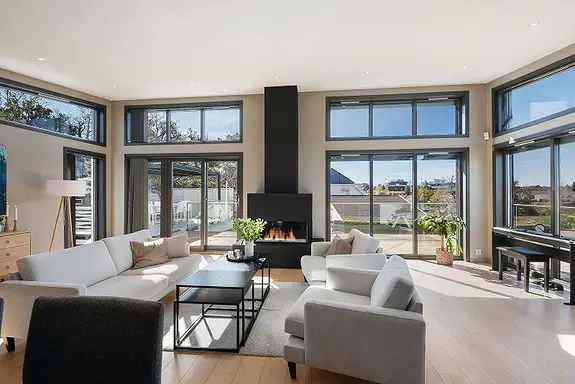 Funkisvilla ved stranden - Dobbelgarasje - Familievennlig