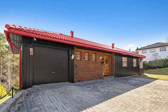 Familiebolig Vindalslia 18 3 Soverom 2 Bad Garasje Stor Hage