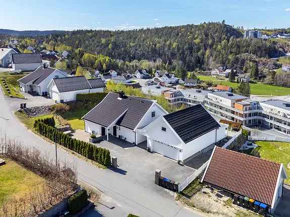 Familiebolig Ovelandsheia - Dobbel Garasje, Flott Utsikt