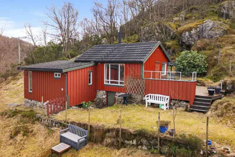 Praktisk sommerhytte med unik utsikt