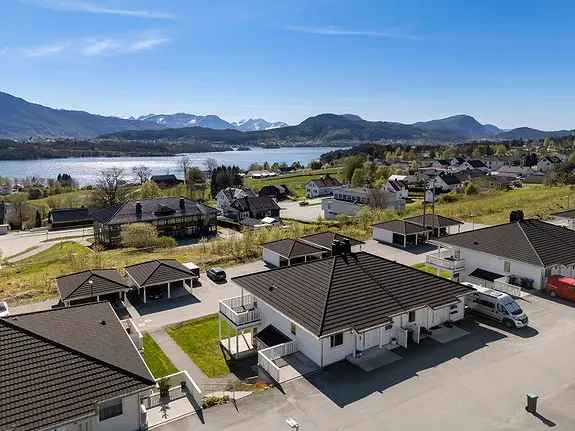 Toppleilighet Skodje - Trappefri Adkomst Carport Elbil Lader