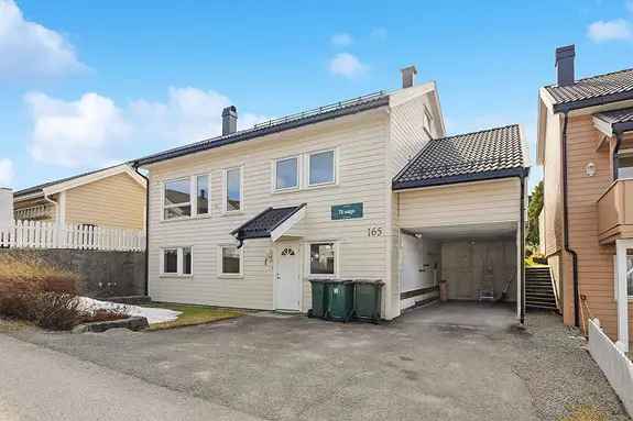 Enebolig Tranby 3 soverom 2 bad Carport Stor terrasse