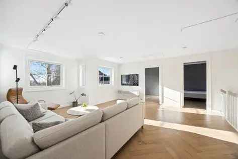 3 Rom Hus Av 182 m² I Oslo Slemdal