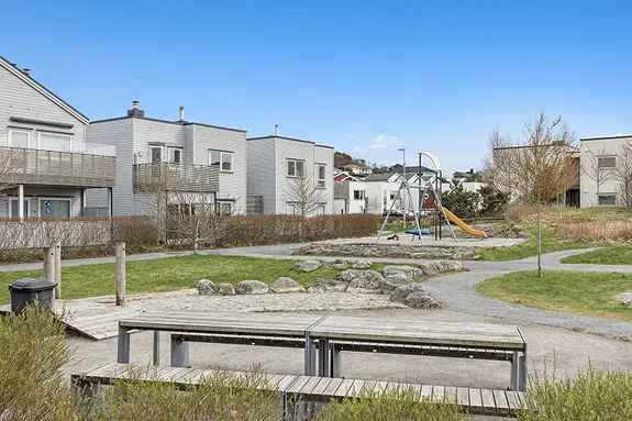 Velholdt 3-roms leilighet Moksheim - 2 soverom, balkong