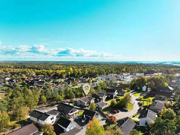 Oppusset Enebolig Moenfeltet - Dobbelgarasje - Usjenert