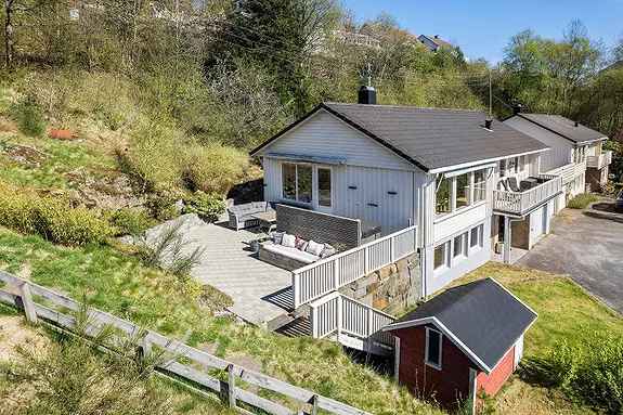 Enebolig Hauge 5 Soverom 2 Bad 2 Garasjer