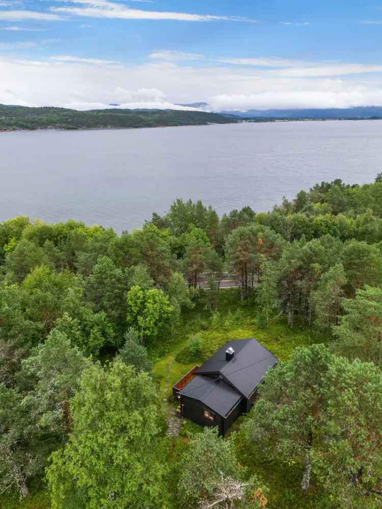 Sommerklar Hytte ved Valnesfjord - Natur, Ro og Turmuligheter