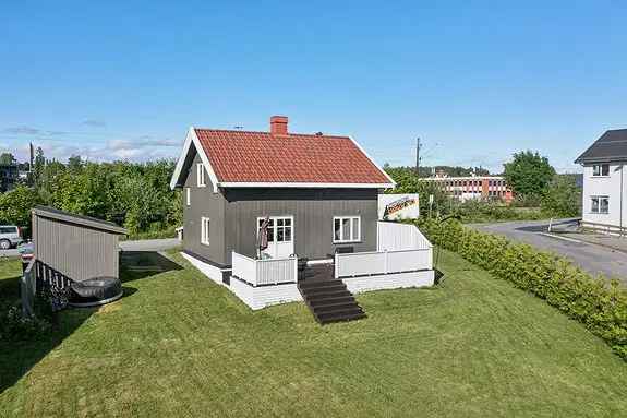 Velholdt enebolig nær Hamar sentrum