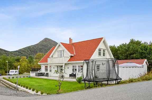 Enebolig Jendem - 3 Soverom - Stor Garasje - Barnevennlig