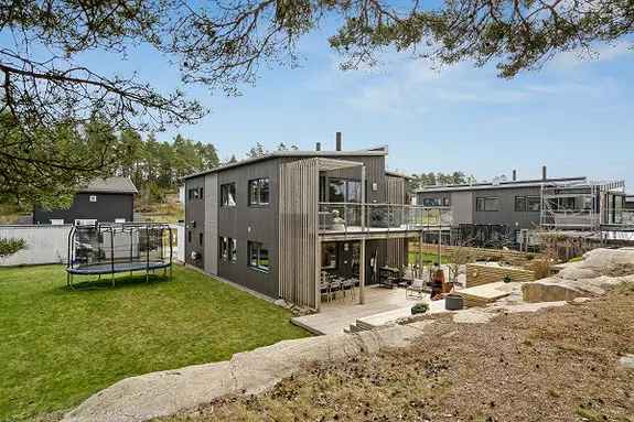 Enebolig i kjede Bråtenfeltet Begby 4 soverom 2 bad 2018