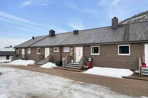 Pent rekkehus Bergseng - 3 soverom, 2 stuer, garasje