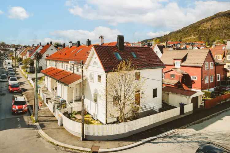 Enderekkehus Nymark 5 Soverom Garasje Nær Bybane