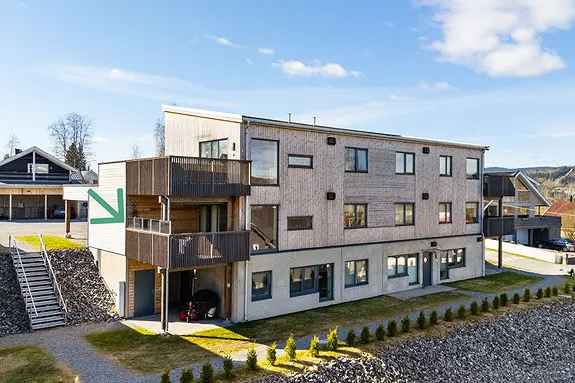 Moderne bolig Raufoss - 2 soverom, terrasse, carport