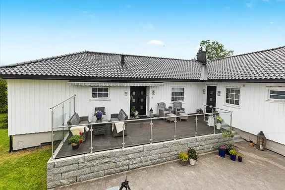 Enebolig Kjølberg - Stor Familiebolig m/ Utleiedel