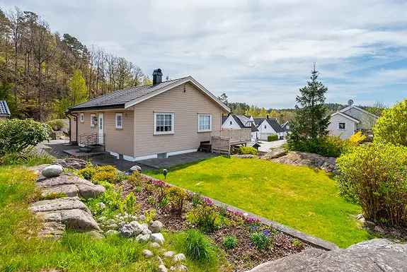 Enebolig Hisøy - Restaureringsobjekt med Garasje