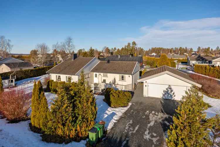 Koselig enebolig med stor tomt sentralt