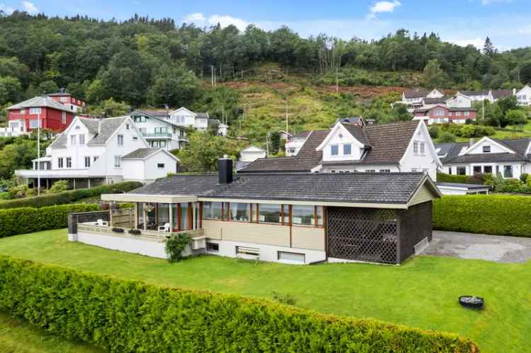 Enebolig Tjørsvåg - Fjordutsikt - Stor Tomt