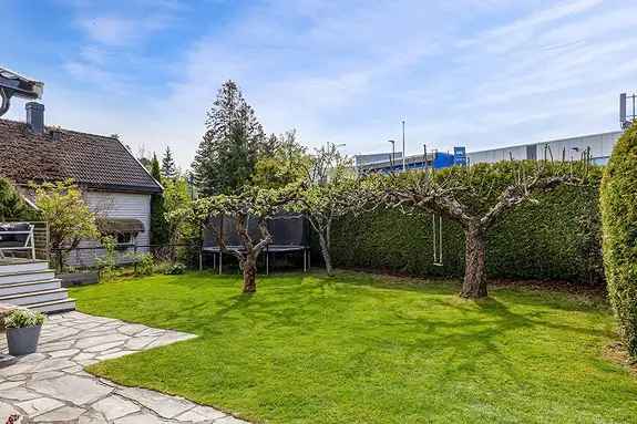 Enebolig Nordstrand - Innholdsrik familiebolig med hybel