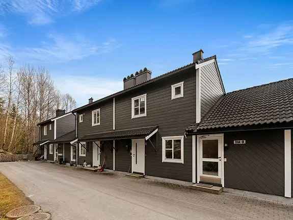 Nyrenovert Rekkehusleilighet Bøleråsen - Barnevennlig
