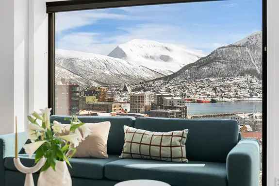 Moderne 3-roms leilighet med fantastisk utsikt Garasje Nær alt