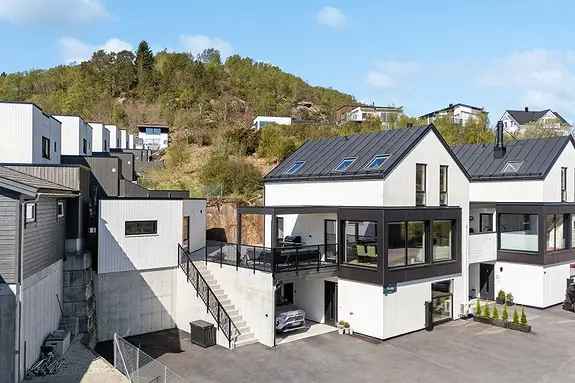 Moderne Enebolig med Sjøutsikt - Hestnes