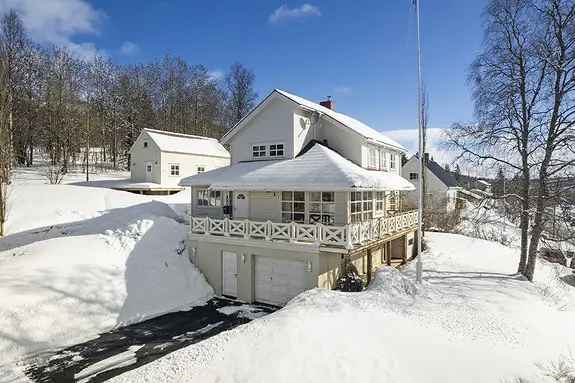 Enebolig Finnsnes - Atelier Hybel Garasje Sjøutsikt
