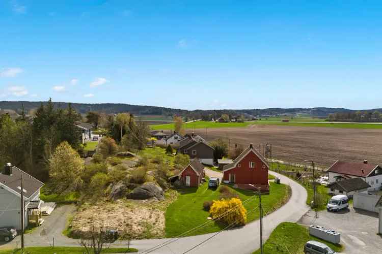 Enebolig med potensiale stor solrik tomt