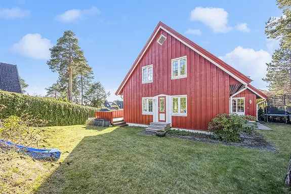 SNAR




ya Enebolig 3-4 Soverom Garasje N








ær Sjøen